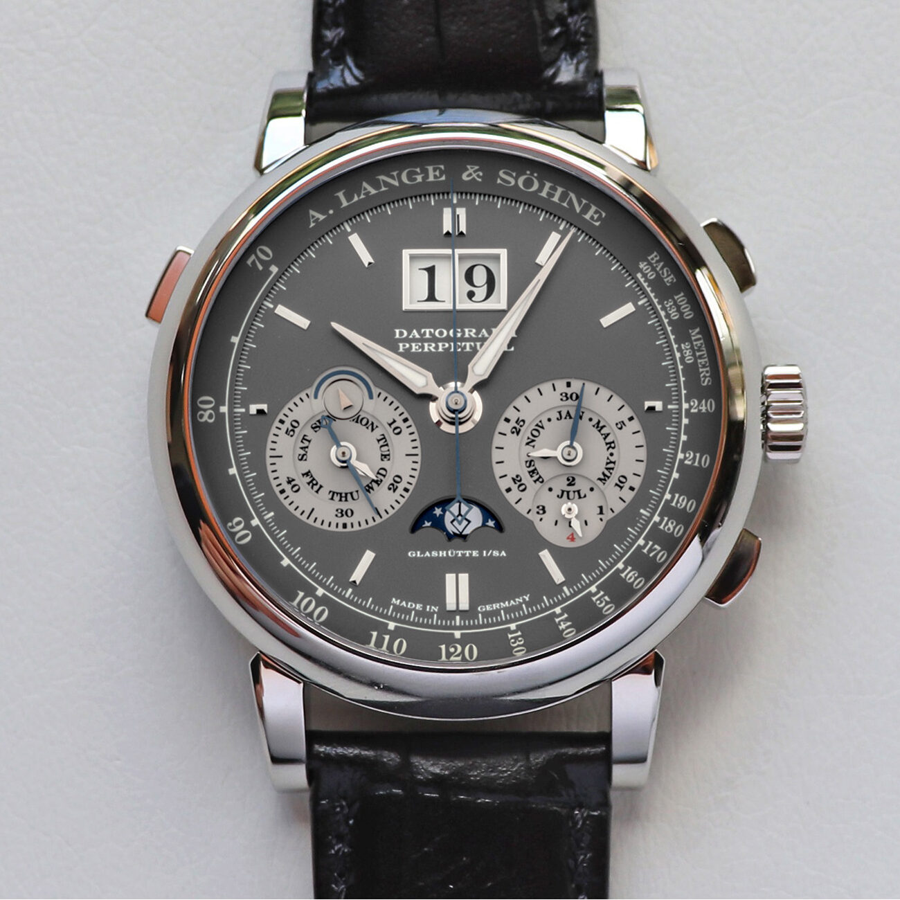 Datogarph Perpetual White Gold Grey For Sale