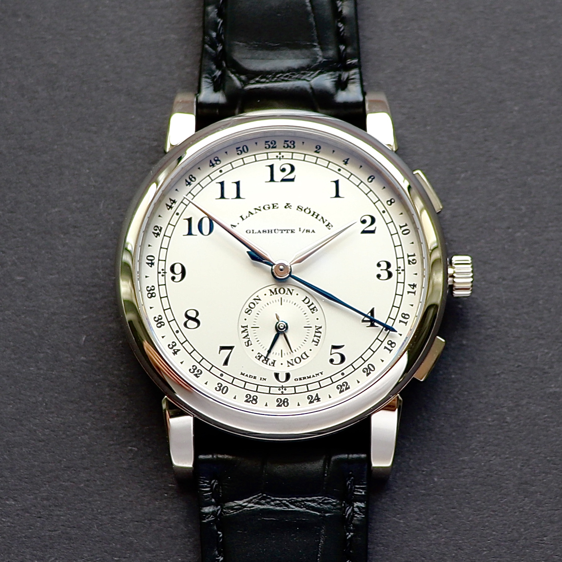 A Lange & Söhne 1815 Kalenderwoche Platinum