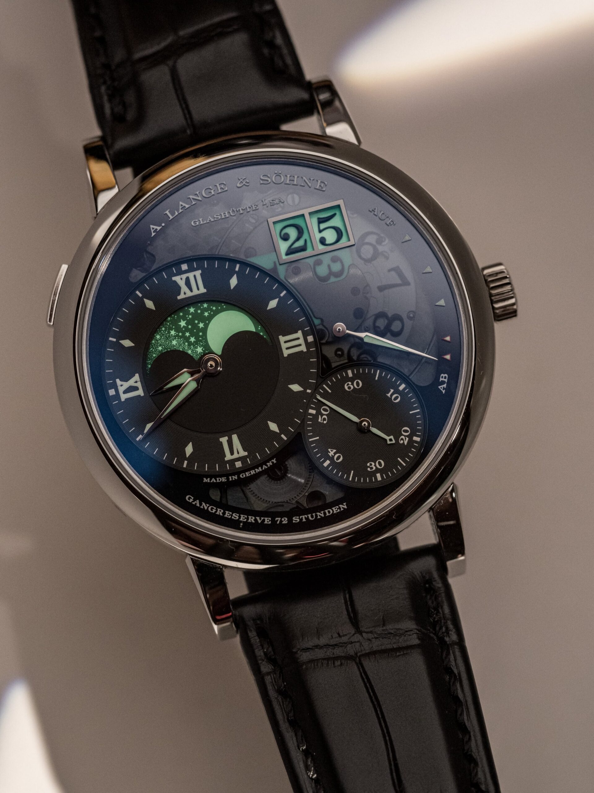 Grand Lange 1 Moonphase Lumen 139.035F platinum case profile
