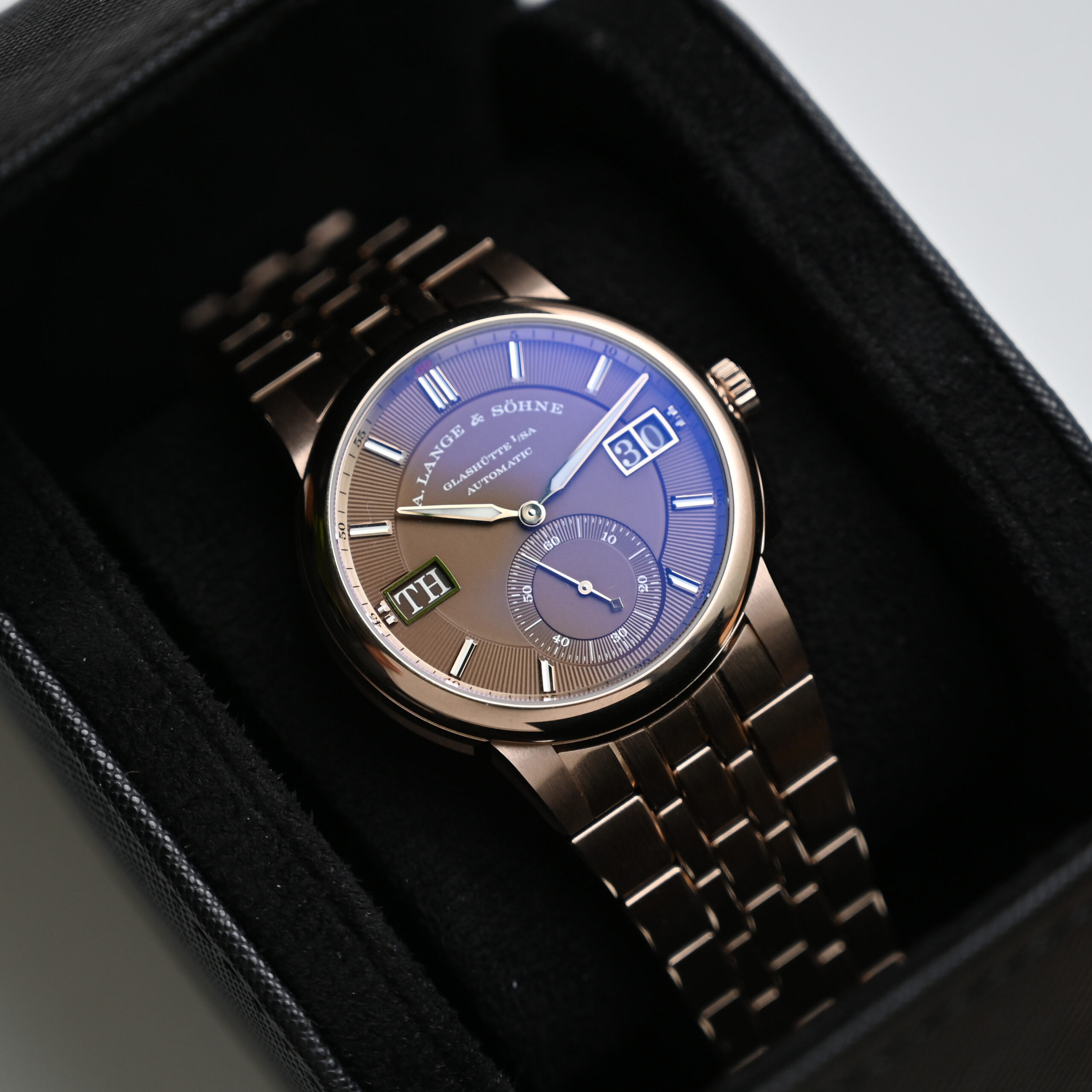 A. Lange & Söhne Odysseus Honeygold 363.150 - LANGEPEDIA