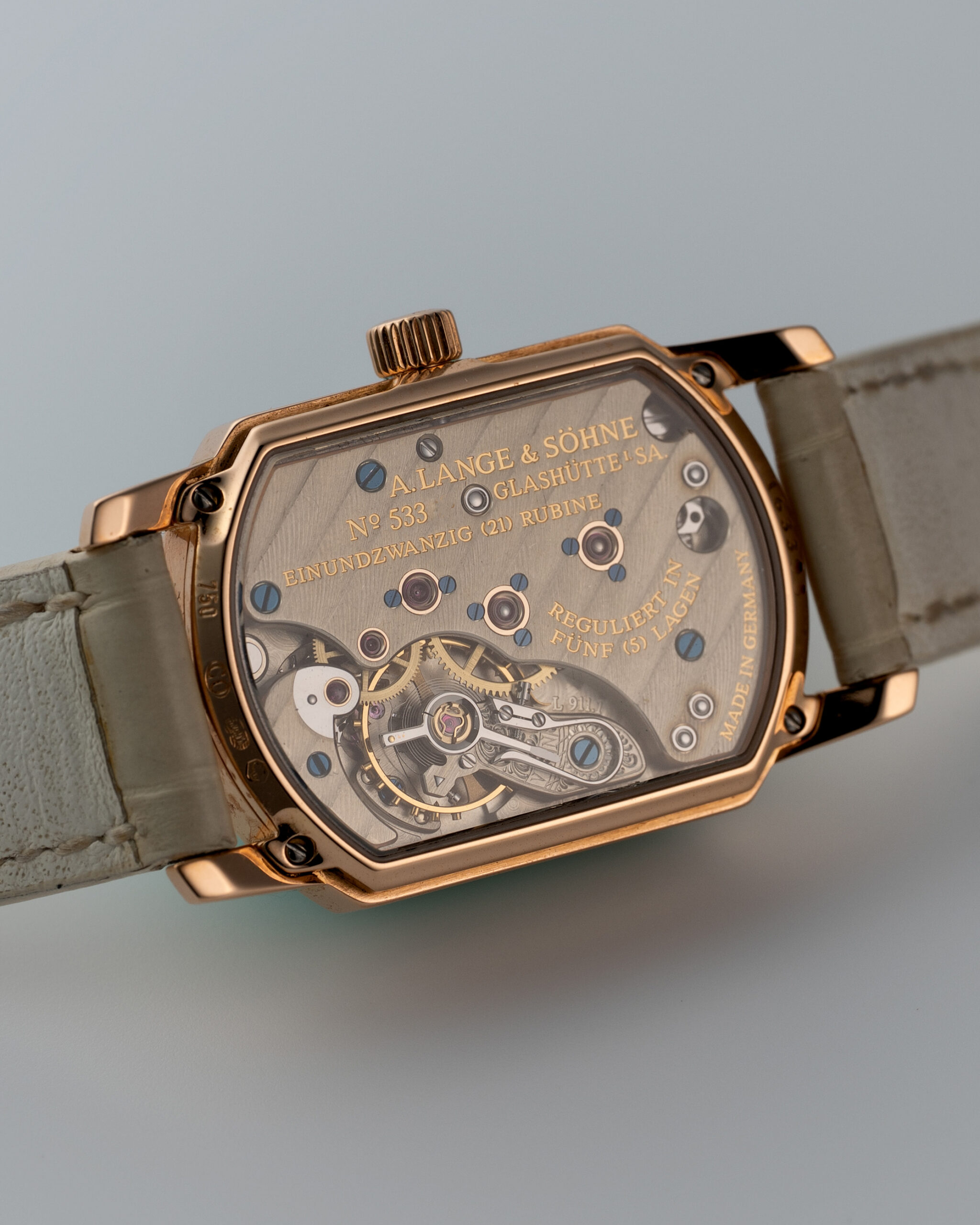 Arkade Mother of Pearl 203.044 caliber L911.1 movement